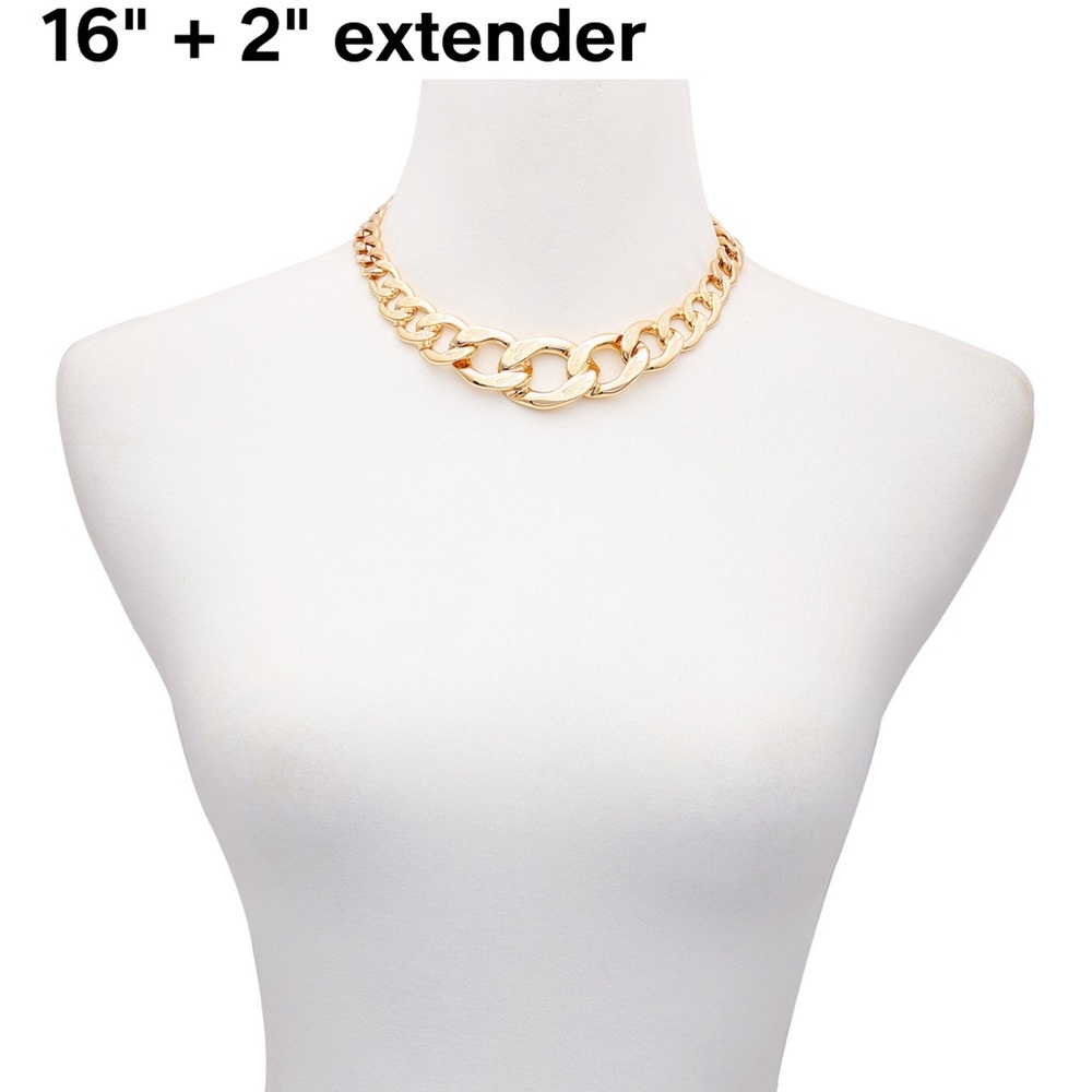 NWOT Guess Curb Chain necklace 16 in with 2in extender
